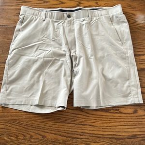 Under Armour khaki golf shorts waist 42 inseam 9”